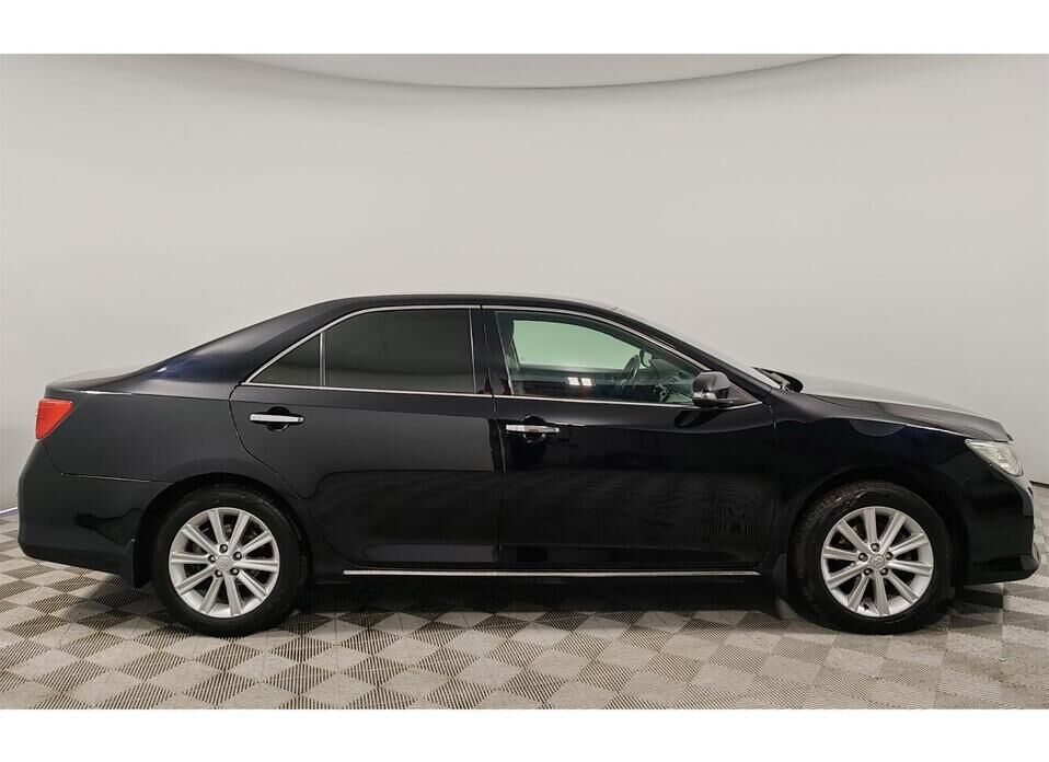 Toyota Camry 3.5 AT (249 л.с.)
