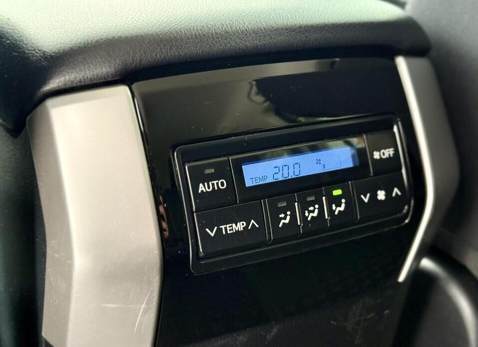 Toyota Land Cruiser Prado, 150 Series Рестайлинг 2 2.8d AT (204 л.с.) 4WD