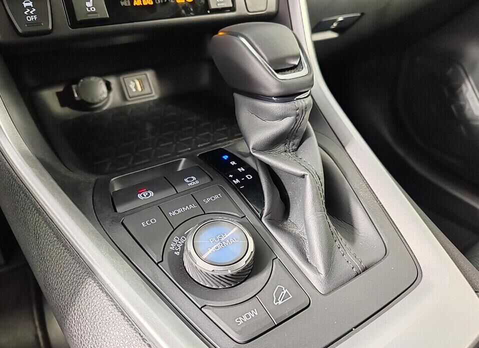 Toyota RAV4, V (XA50) 2.0 CVT (173 л.с.) 4WD