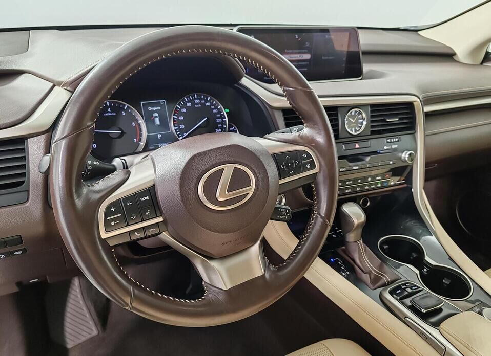 Lexus RX, IV 300 2.0 AT (238 л.с.) 4WD