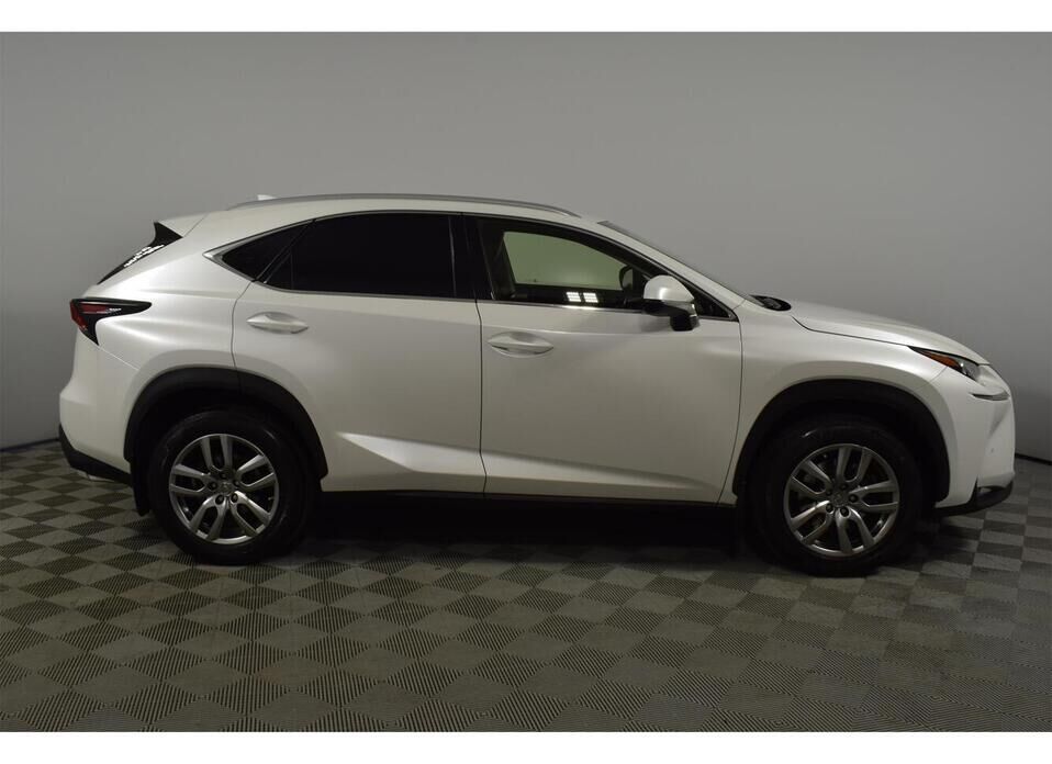Lexus NX, I 200t 2.0 AT (238 л.с.) 4WD