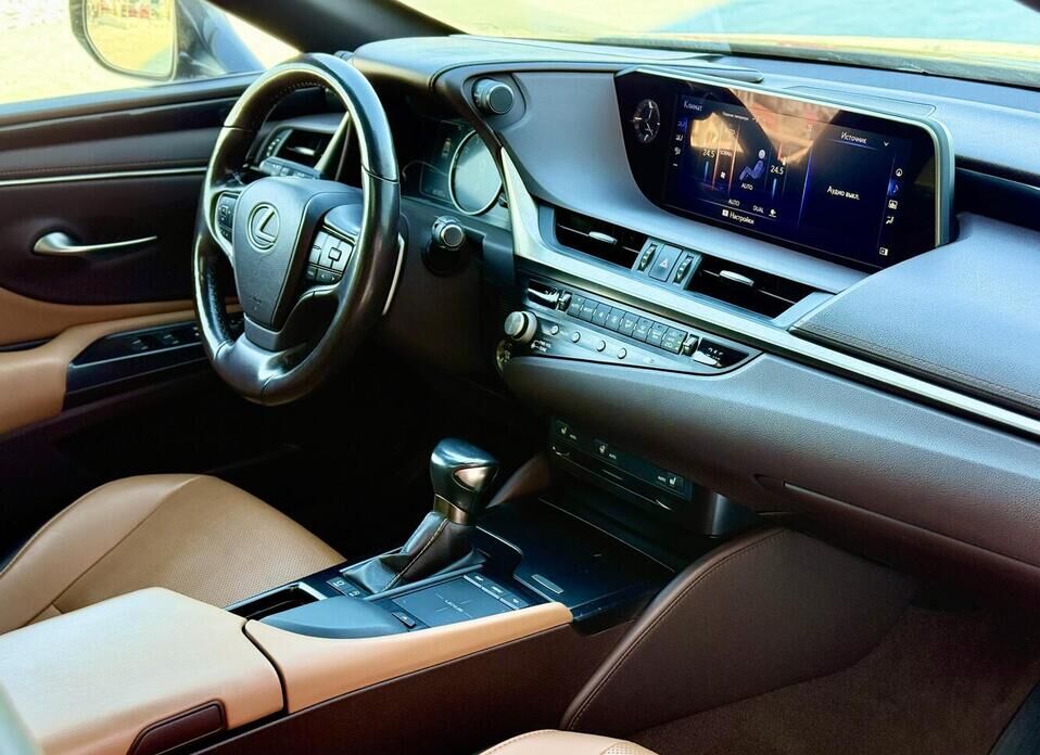 Lexus ES, VII 250 2.5 AT (200 л.с.)