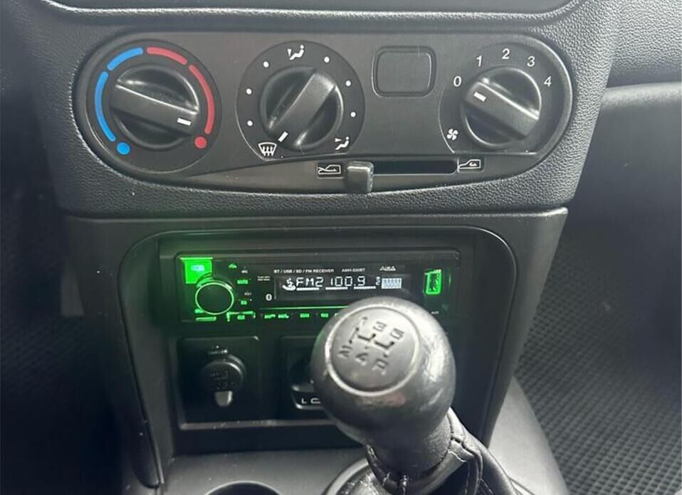 LADA (ВАЗ) Niva Travel, I 1.7 MT (83 л.с.) 4WD