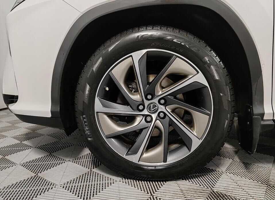 Lexus RX, IV 300 2.0 AT (238 л.с.) 4WD