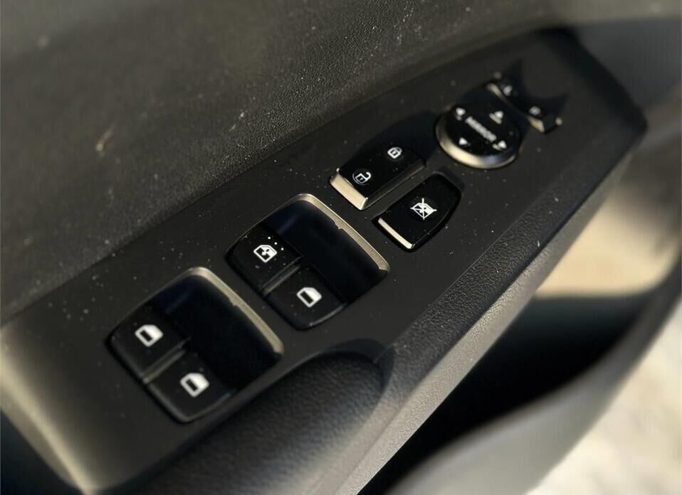 Hyundai Solaris, II Рестайлинг 1.6 MT (123 л.с.)