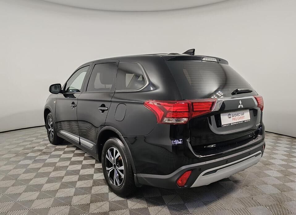 Mitsubishi Outlander, III Рестайлинг 3 2.0 CVT (146 л.с.)
