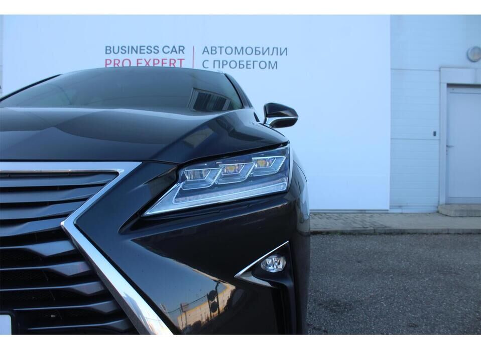 Lexus RX, IV 300 2.0 AT (238 л.с.) 4WD