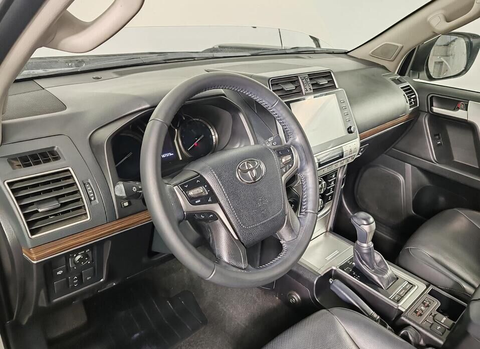 Toyota Land Cruiser Prado, 150 Series Рестайлинг 3 2.8d AT (200 л.с.) 4WD