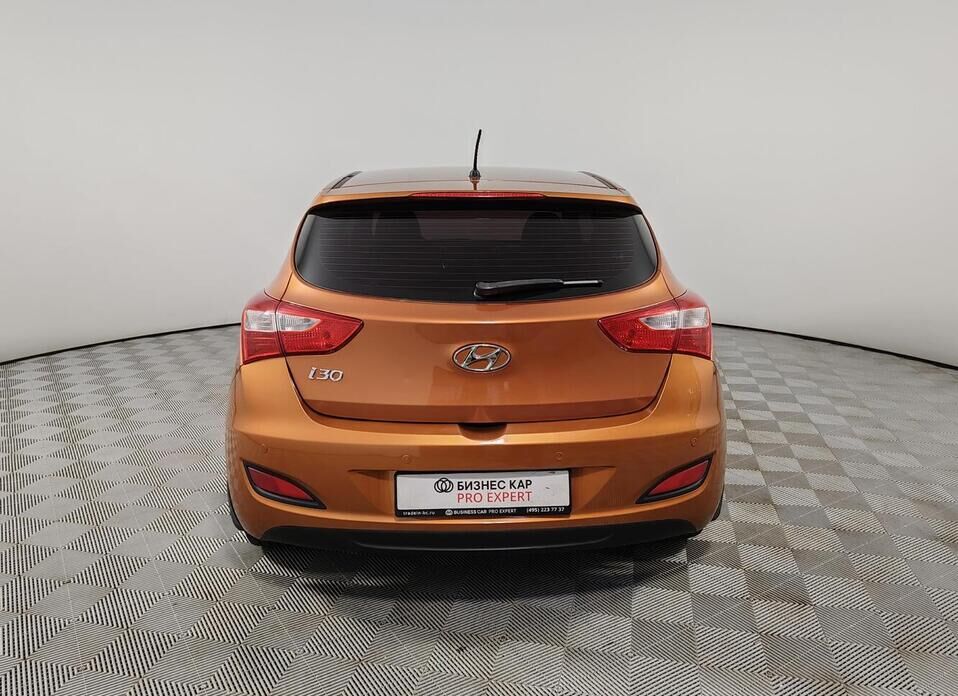 Hyundai i30, II Рестайлинг 1.6 AT (130 л.с.)