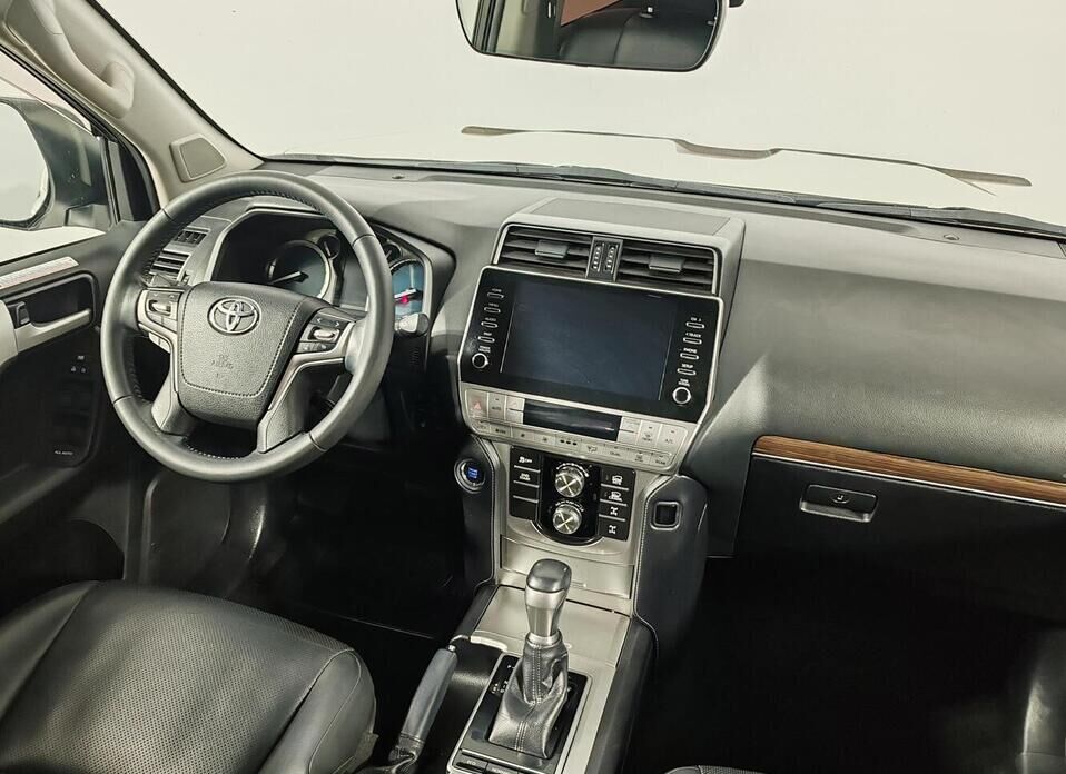 Toyota Land Cruiser Prado, 150 Series Рестайлинг 3 2.8d AT (200 л.с.) 4WD