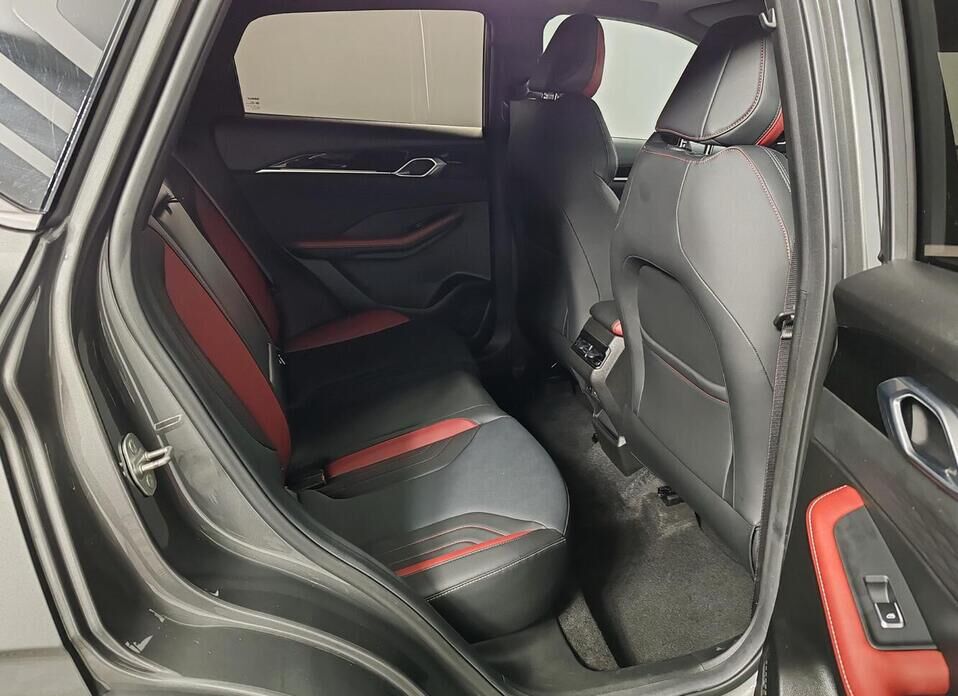 Geely Coolray 1.5 AMT (147 л.с.)