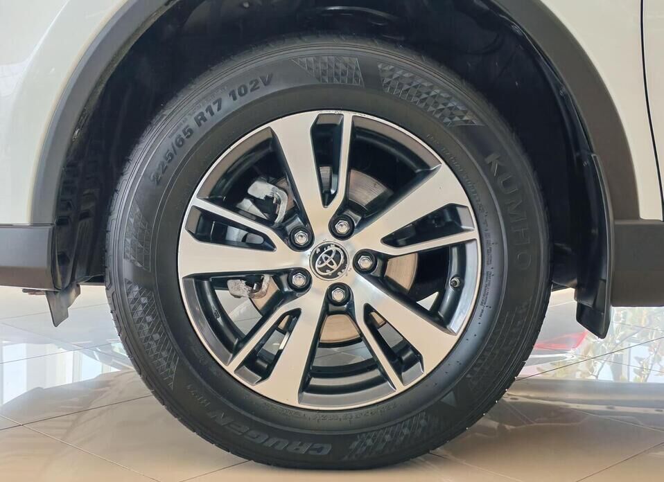 Toyota RAV4 2.0 CVT (146 л.с.)
