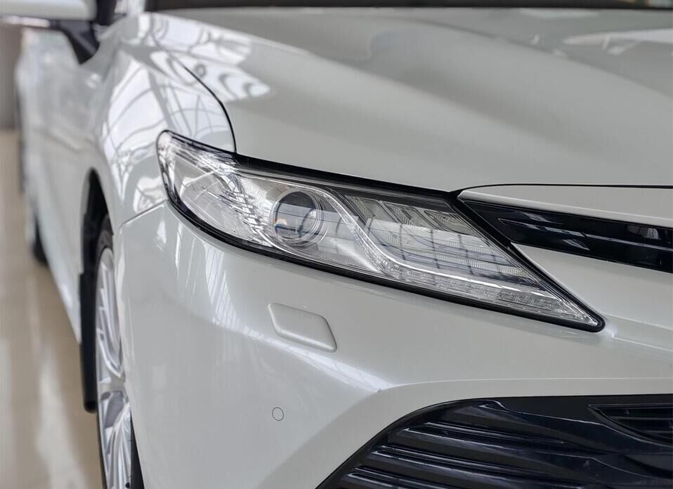 Toyota Camry, VIII (XV70) 2.5 AT (181 л.с.)