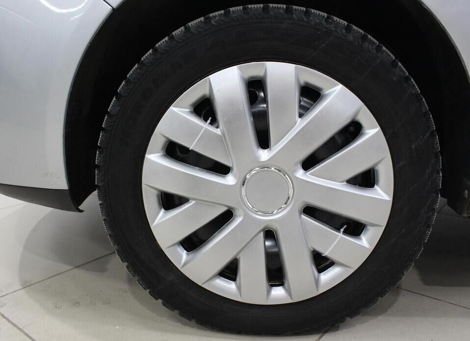 Volkswagen Polo, IV Рестайлинг 1.4 AT (75 л.с.)