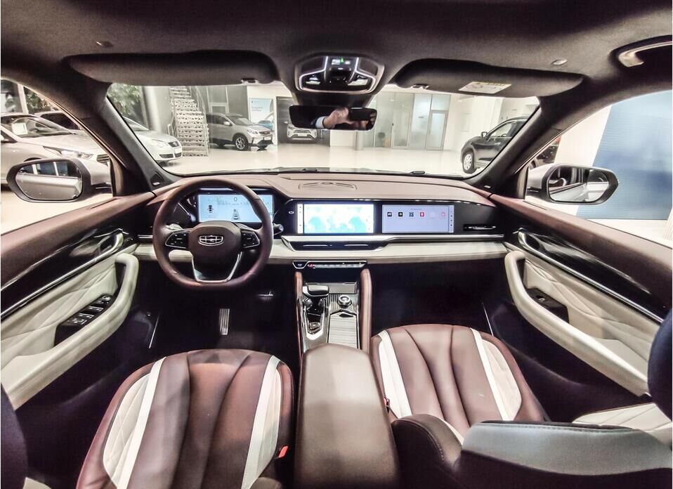 Geely Monjaro 2.0 AT (238 л.с.) 4WD