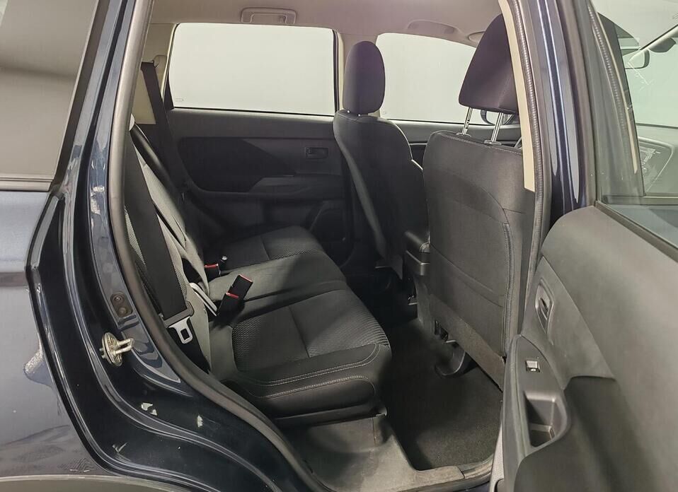 Mitsubishi Outlander, III Рестайлинг 3 2.0 CVT (146 л.с.)