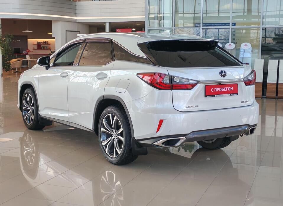 Lexus RX, IV 300 2.0 AT (238 л.с.) 4WD