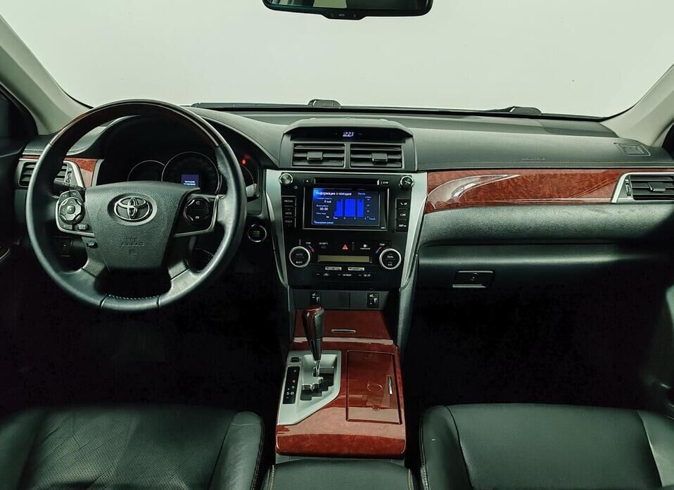 Toyota Camry, VII (XV50) 2.5 AT (181 л.с.)