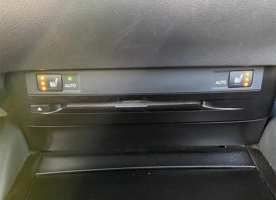 Lexus ES, VII 250 2.5 AT (200 л.с.)