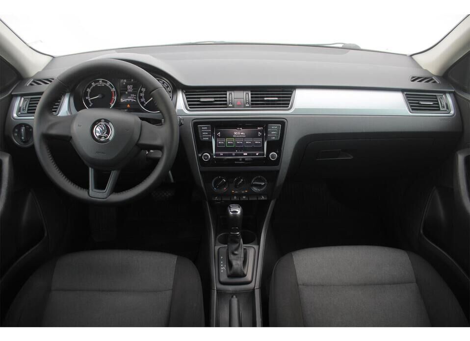 Skoda Rapid 1.6 AT (110 л.с.)