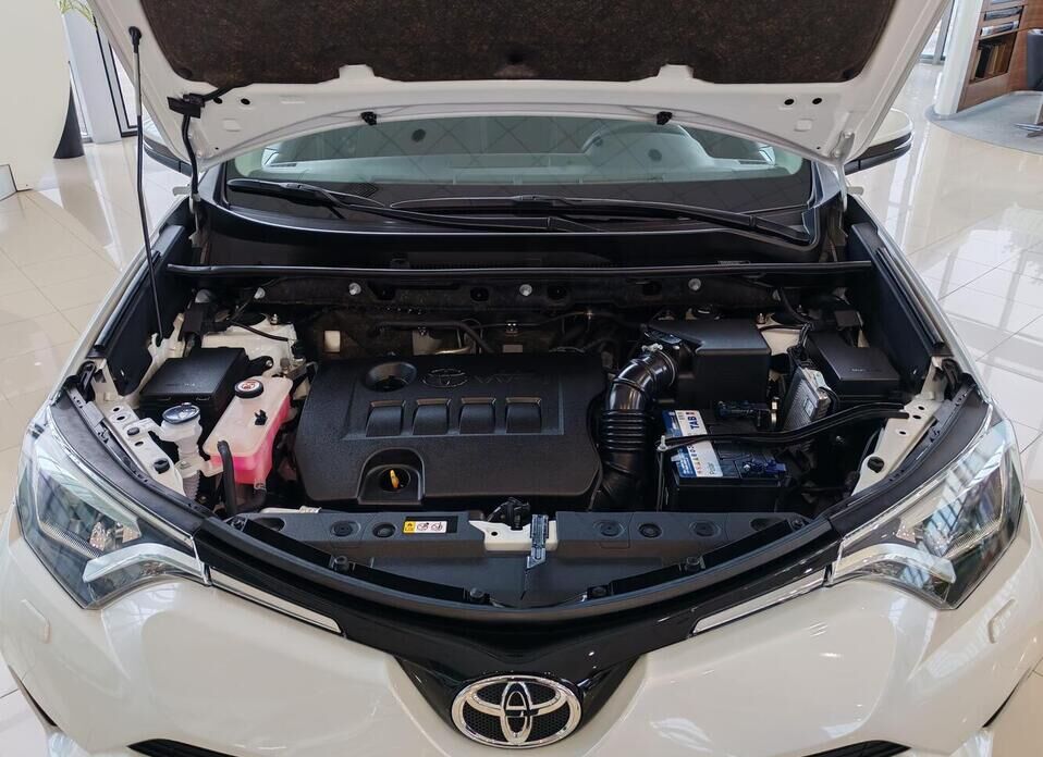 Toyota RAV4, IV (XA40) Рестайлинг 2.0 CVT (146 л.с.)