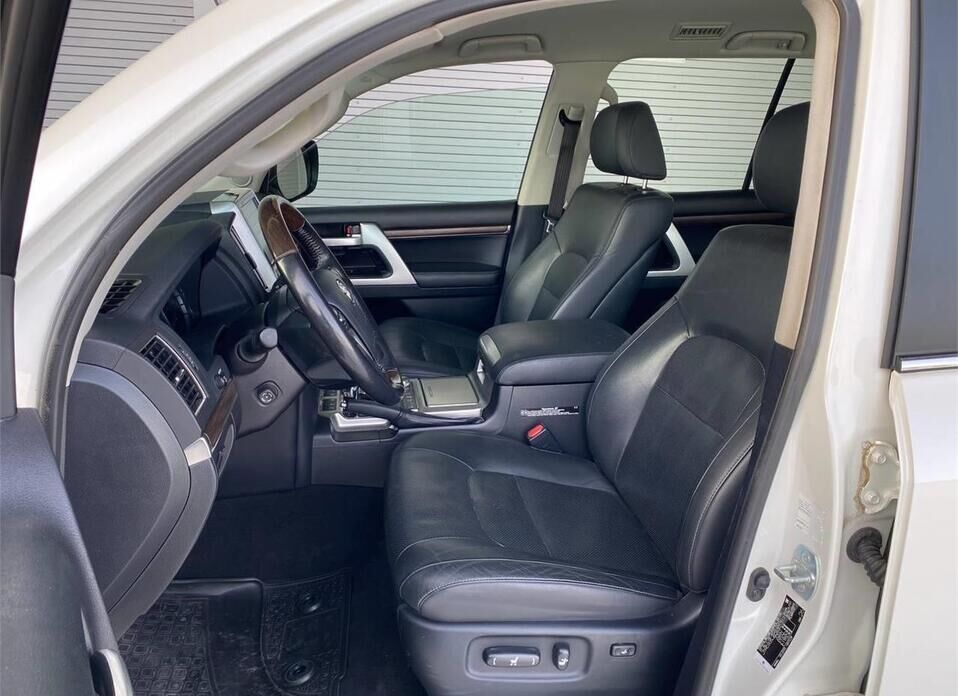 Toyota Land Cruiser, 200 Series Рестайлинг 2 4.5d AT (249 л.с.) 4WD