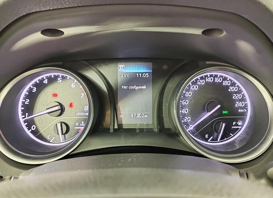Toyota Camry 2.5 AT (181 л.с.)