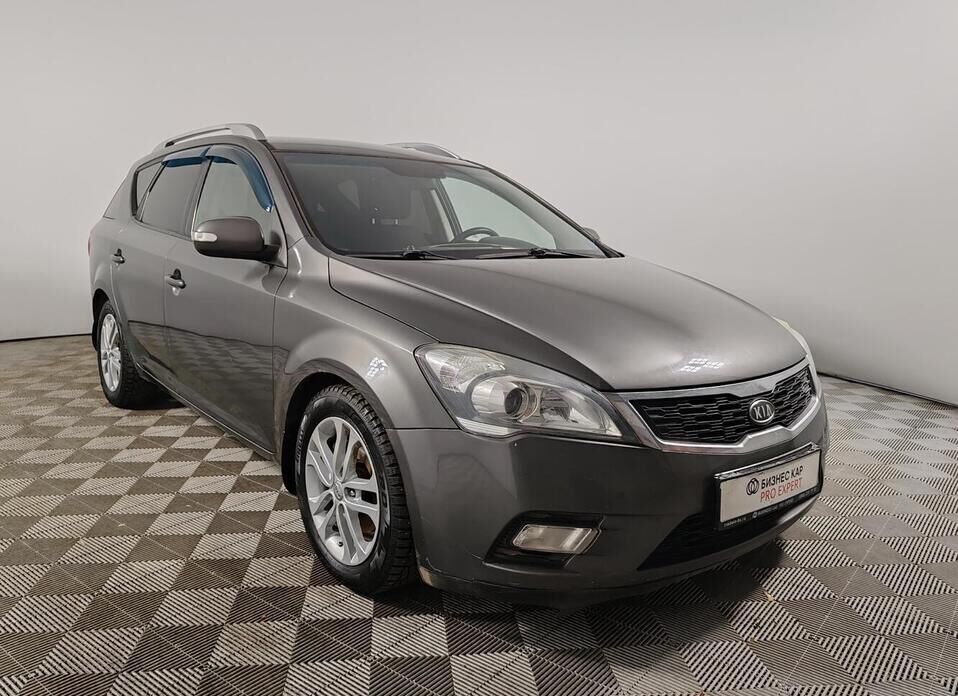 Kia Ceed, I Рестайлинг 1.6 MT (122 л.с.)