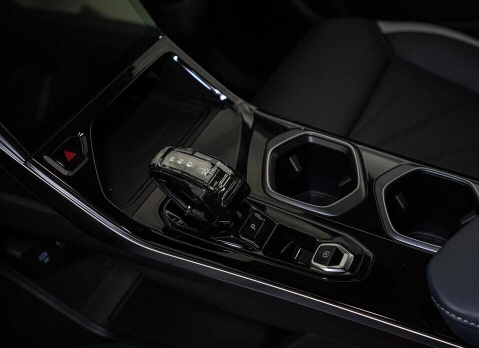 Geely Atlas, II 2.0 AT (200 л.с.) 4WD