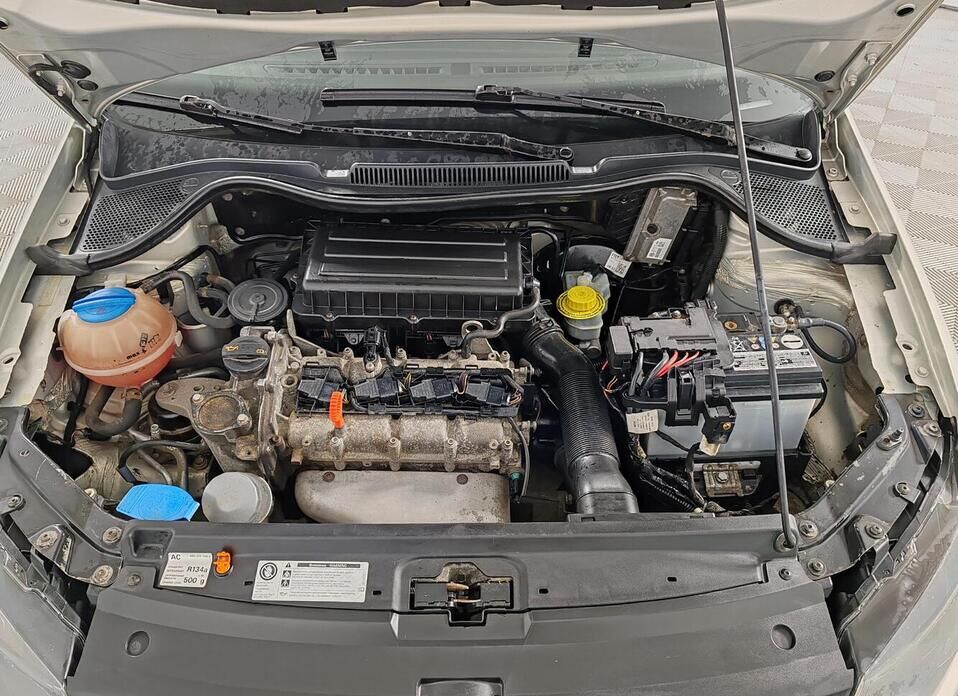 Volkswagen Polo 1.6 MT (105 л.с.)