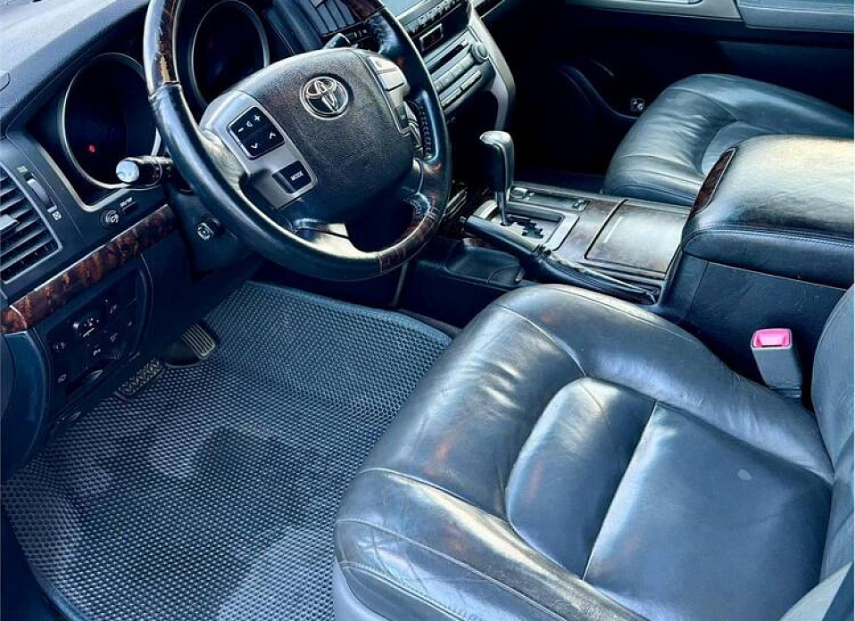 Toyota Land Cruiser, 200 Series 4.7 AT (288 л.с.) 4WD