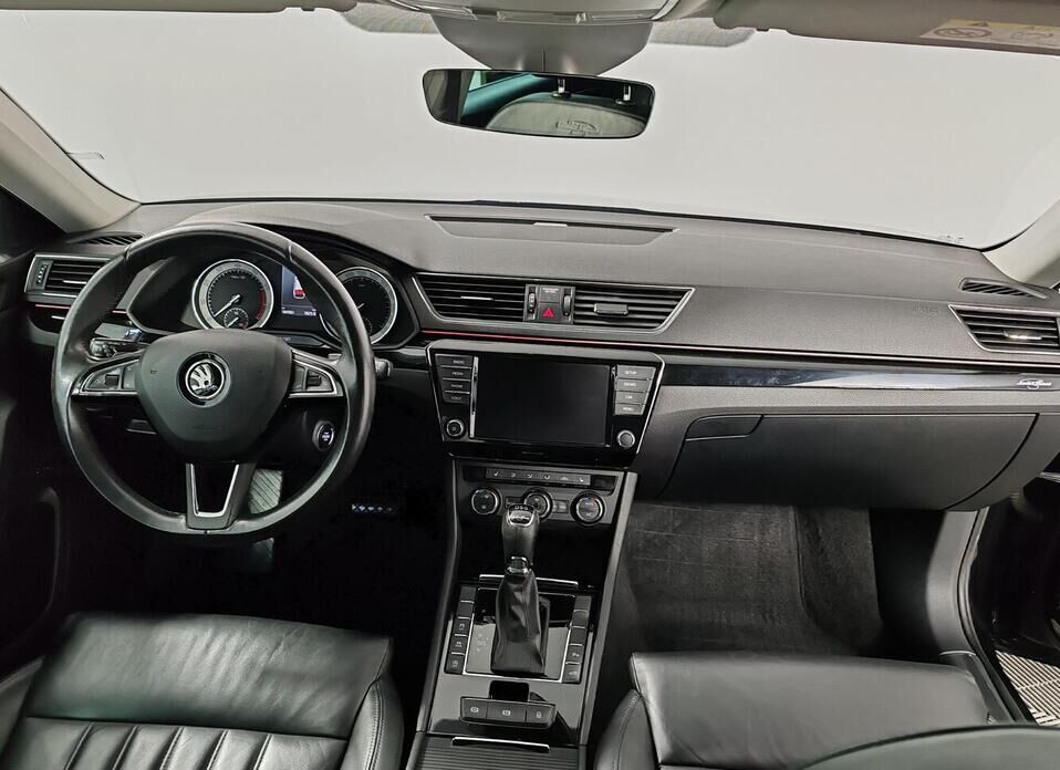 Skoda Superb 2.0 AMT (220 л.с.)