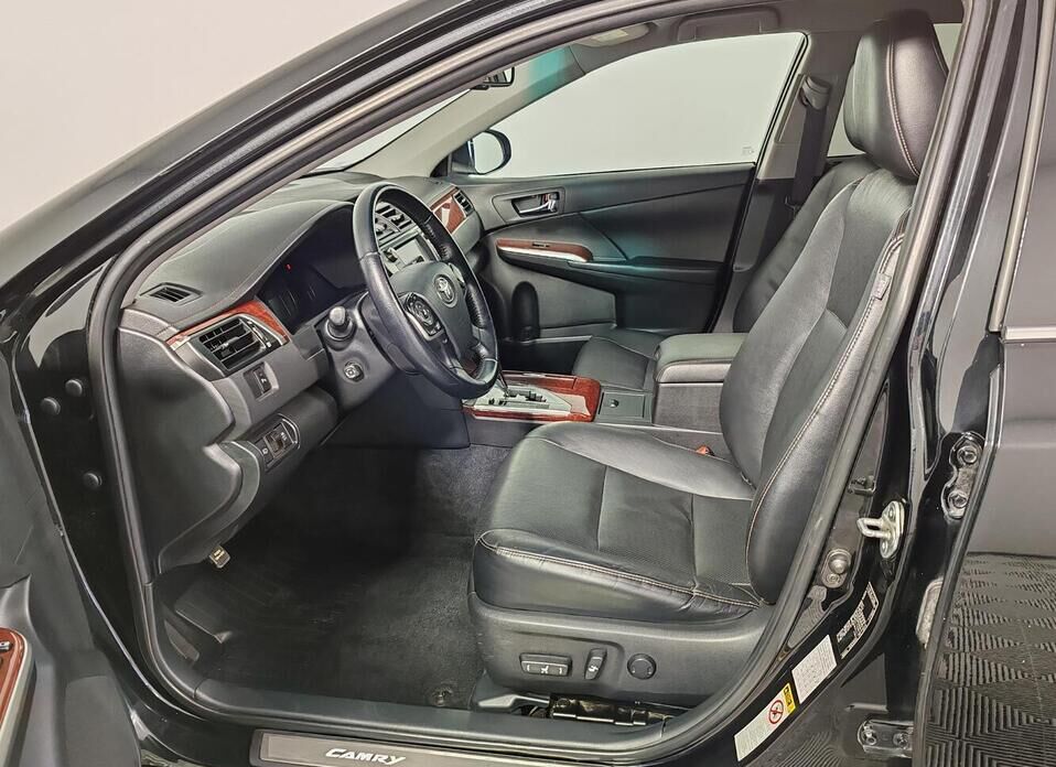 Toyota Camry 3.5 AT (249 л.с.)