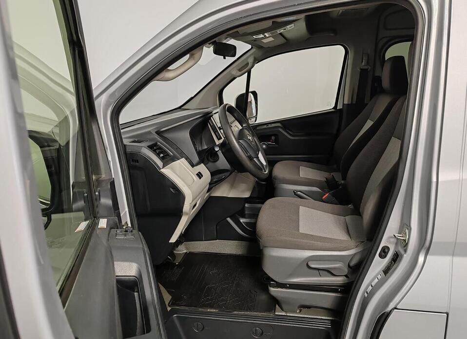 Toyota HiAce 2.8d MT (150 л.с.)