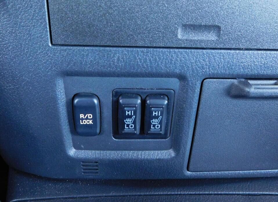 Mitsubishi Pajero, IV Рестайлинг 1 3.0 AT (178 л.с.) 4WD