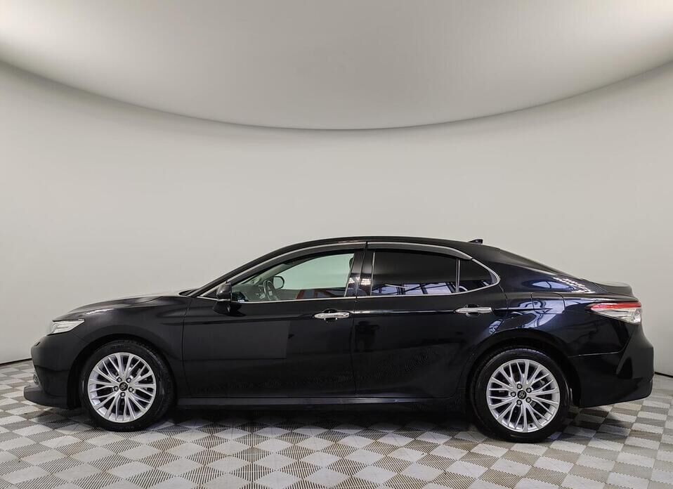 Toyota Camry 2.5 AT (181 л.с.)