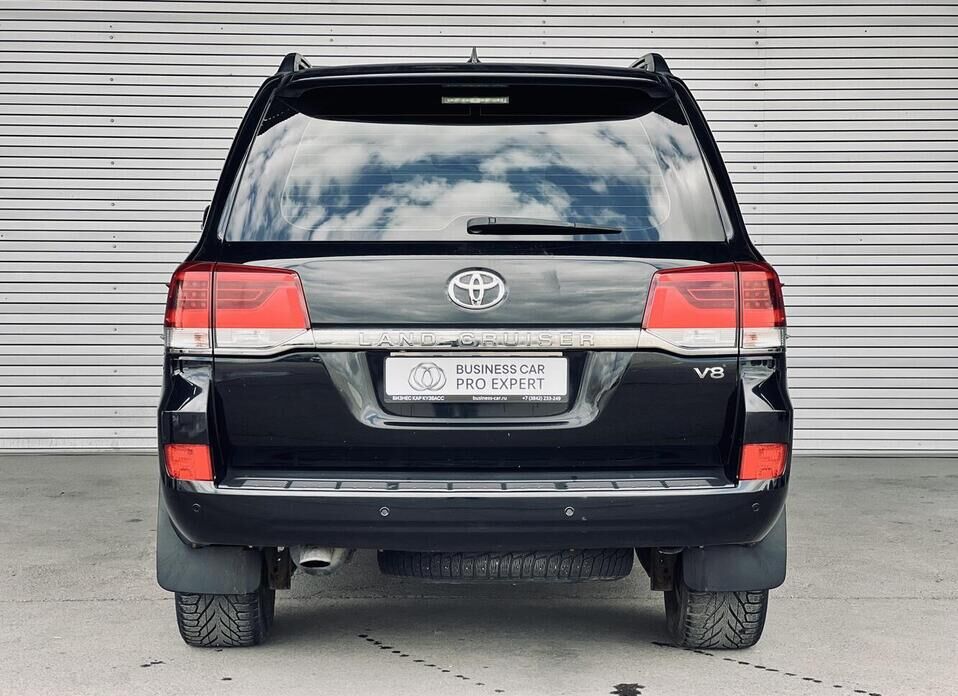 Toyota Land Cruiser, 200 Series Рестайлинг 2 4.5d AT (249 л.с.) 4WD