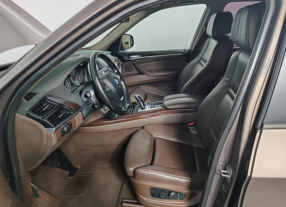 BMW X5, II (E70) Рестайлинг 30d 3.0d AT (245 л.с.) 4WD