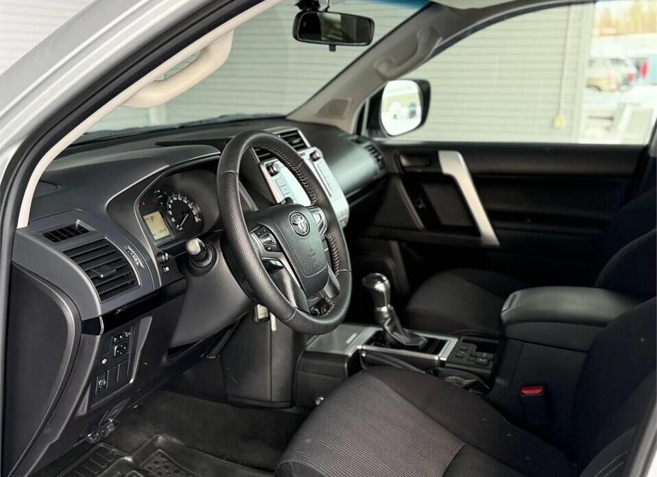 Toyota Land Cruiser Prado, 150 Series Рестайлинг 2 2.7 AT (163 л.с.) 4WD