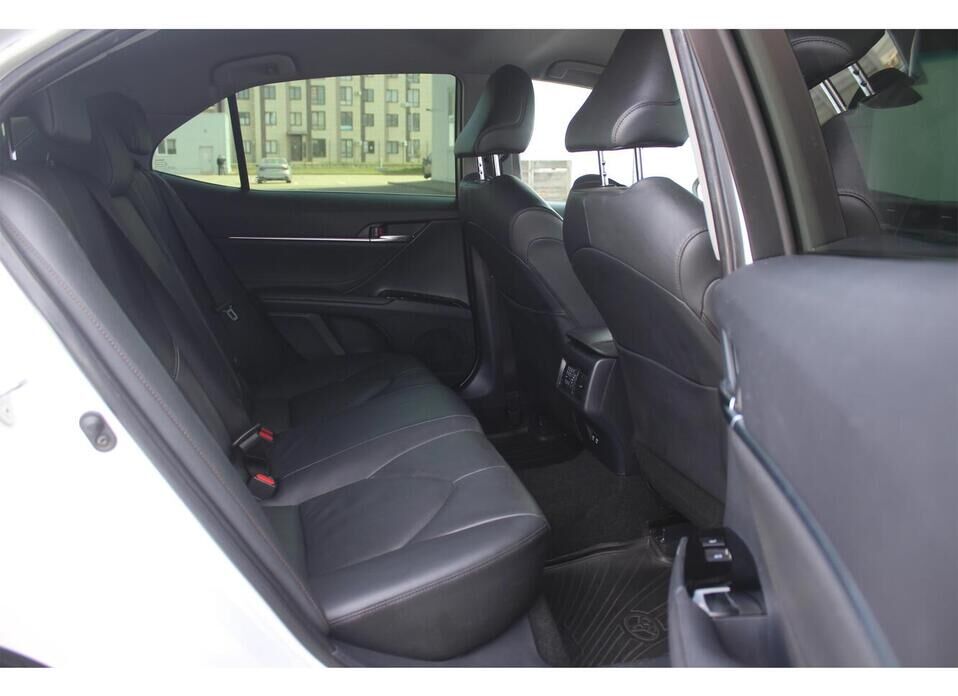 Toyota Camry, VIII (XV70) 2.5 AT (181 л.с.)