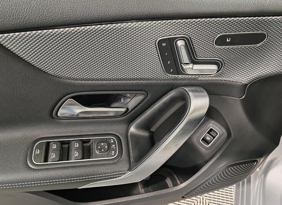 Mercedes-Benz A-Класс, IV (W177) 200 1.3 AMT (150 л.с.)