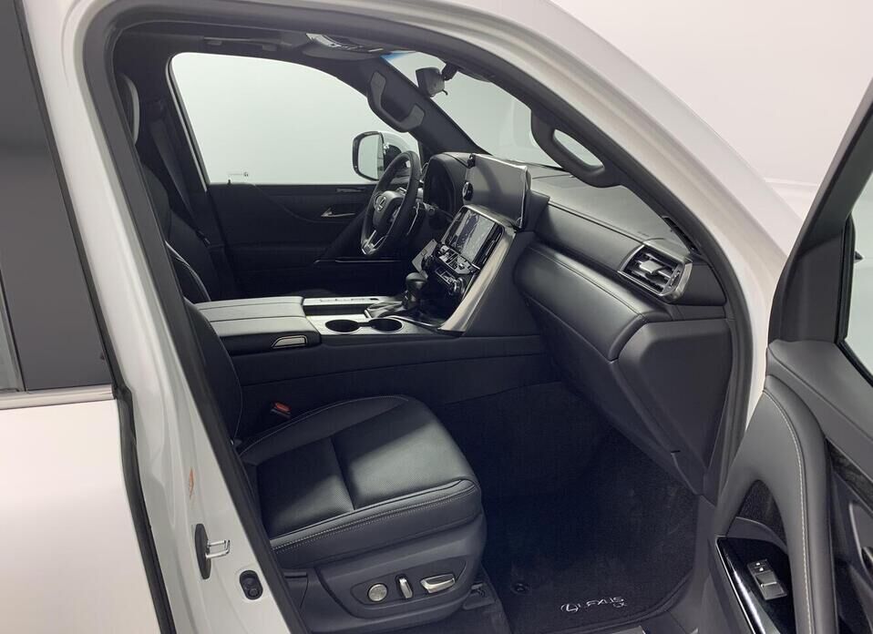 Lexus LX, IV 600 3.5 AT (415 л.с.) 4WD