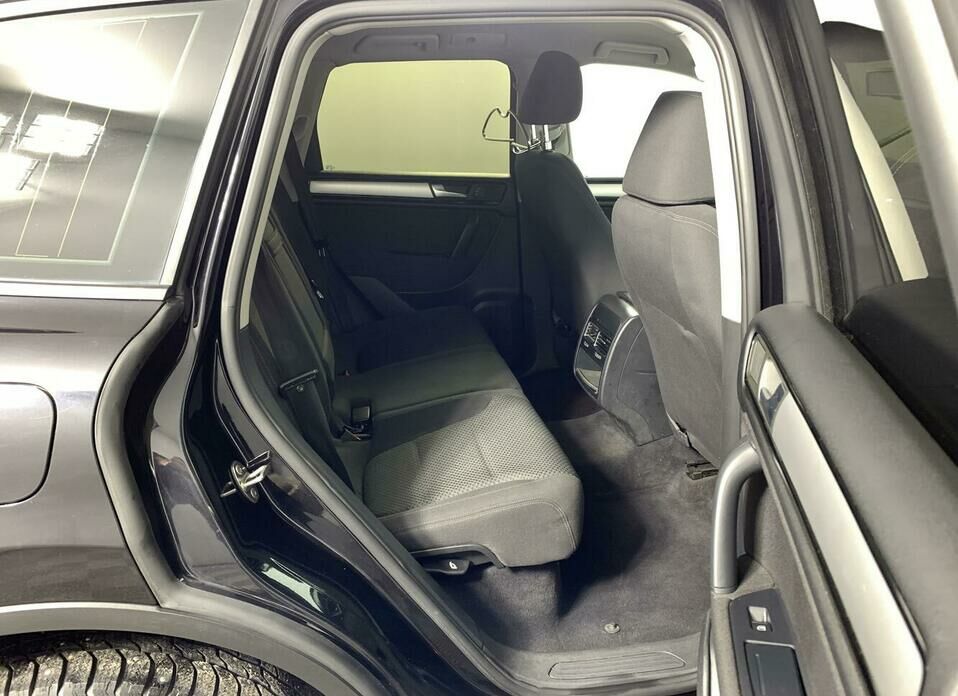 Volkswagen Touareg 3.0d AT (204 л.с.) 4WD