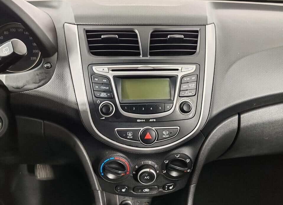 Hyundai Solaris, I 1.6 AT (123 л.с.)