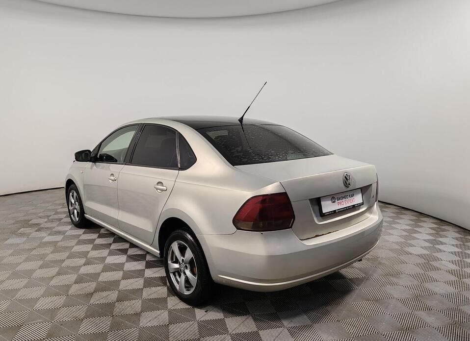 Volkswagen Polo 1.6 MT (105 л.с.)