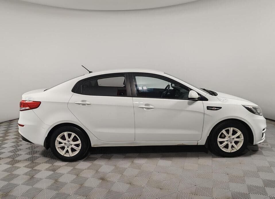 Kia Rio 1.6 AT (123 л.с.)