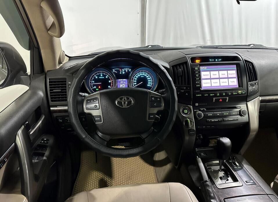 Toyota Land Cruiser, 200 Series 4.5d AT (235 л.с.) 4WD