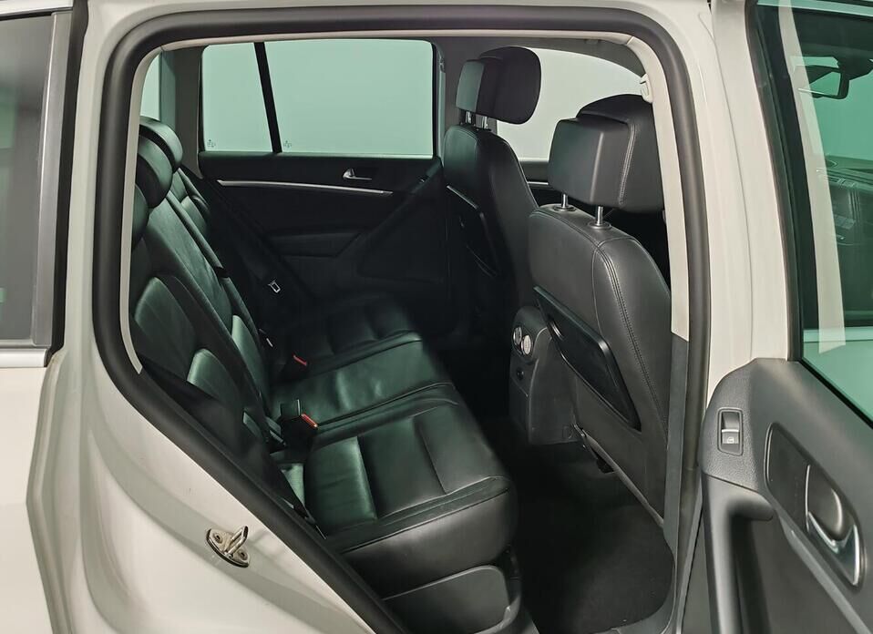 Volkswagen Tiguan 2.0d AT (140 л.с.) 4WD