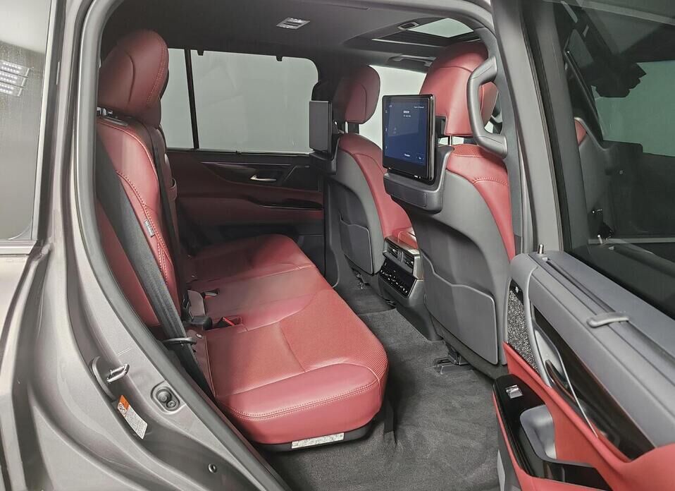 Lexus LX 600 3.4 AT (415 л.с.) 4WD