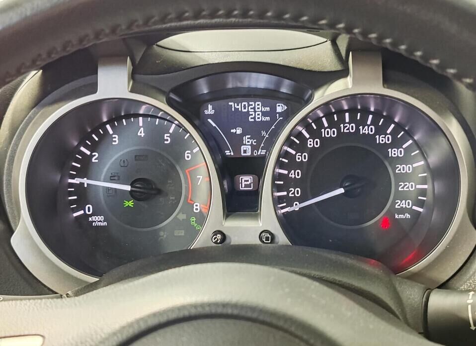 Nissan Juke, I Рестайлинг 1.6 CVT (117 л.с.)
